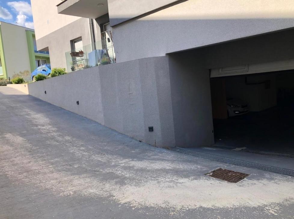 Beautiful View Apartment With Garage Space 木洛希尼 外观 照片