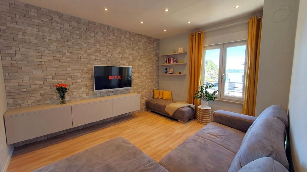 Beautiful View Apartment With Garage Space 木洛希尼 外观 照片