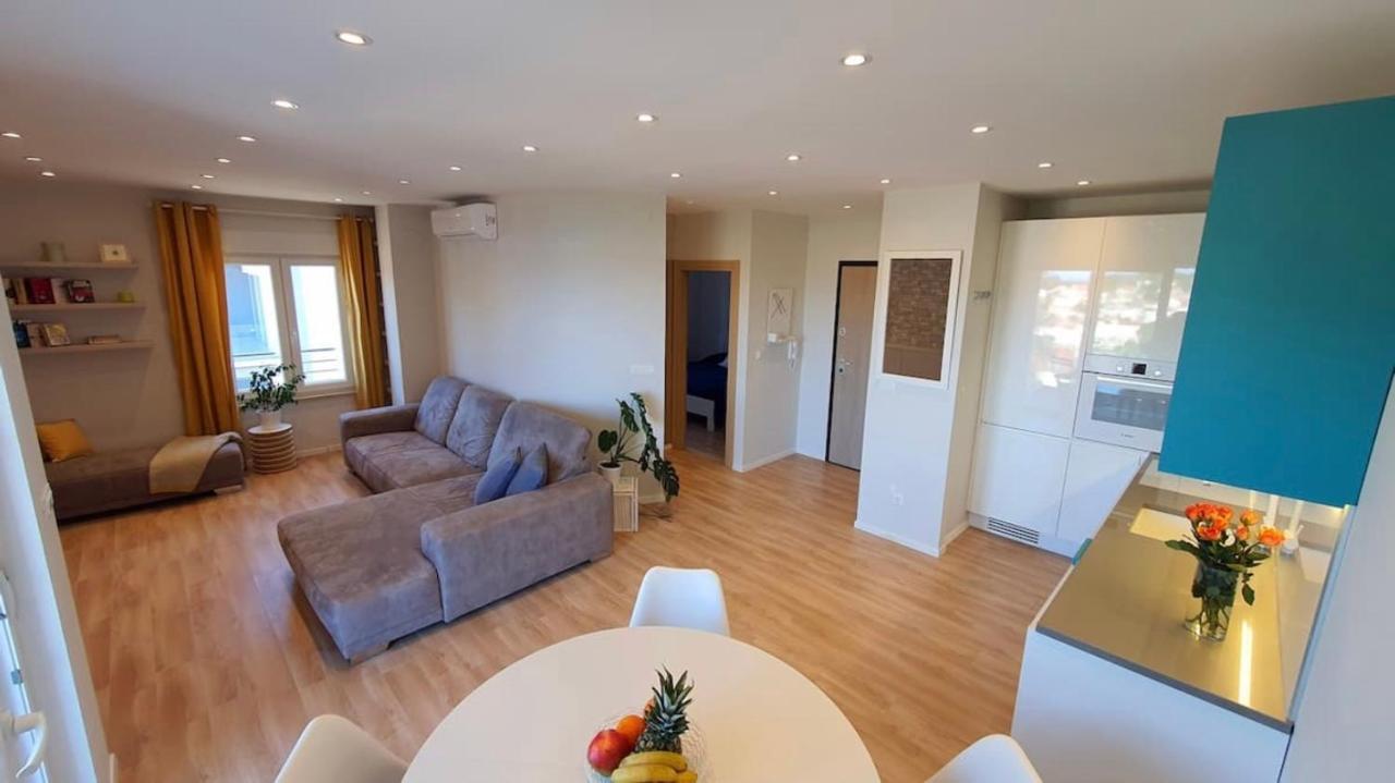 Beautiful View Apartment With Garage Space 木洛希尼 外观 照片